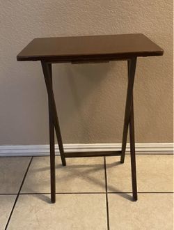 2 Foldable TV Tables