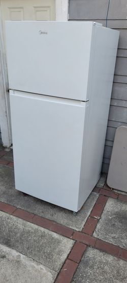 Midea 18cu Fridge - used 2 years - OBO