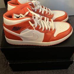 Jordan 1 Mid SE Size 13