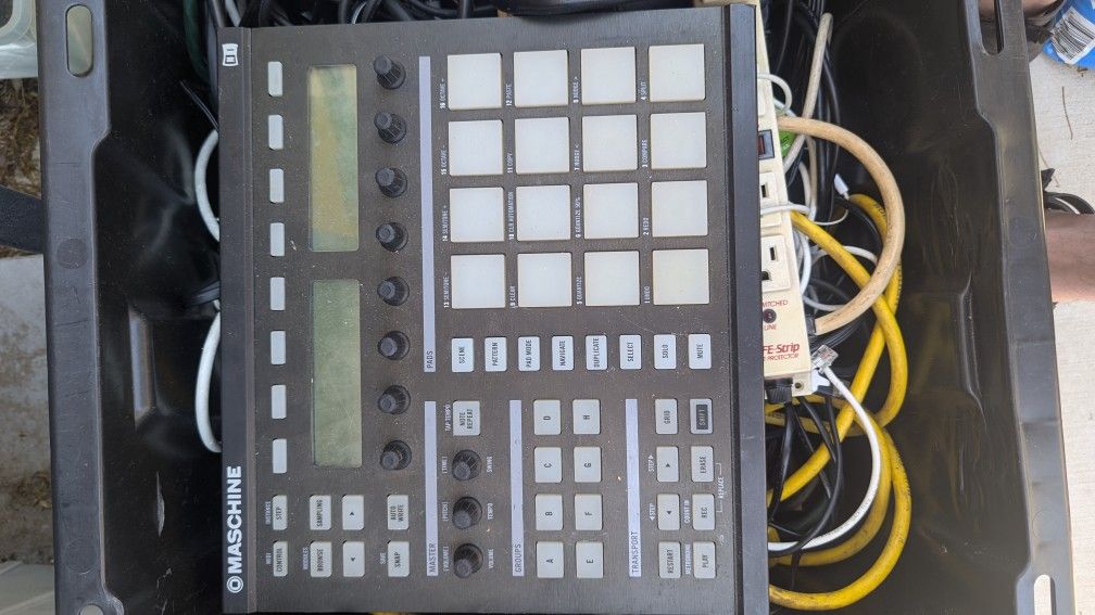 Native Instruments Maschine