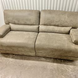 Like New Electric Dual Reclining Couch 