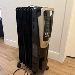 PELONIS Digital Oil-Filled Radiator Space Heater with Remote (Great Condition)