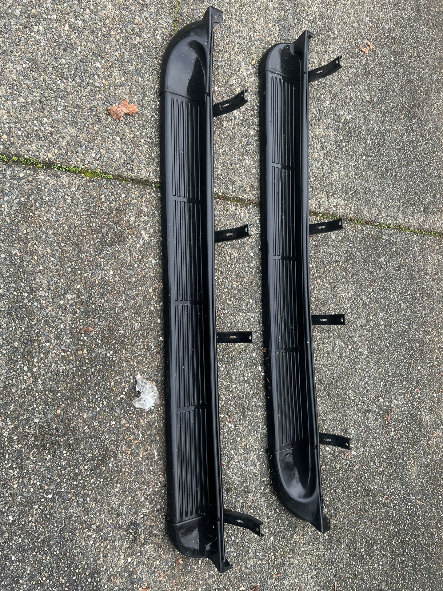2 Door Tahoe Yukon Factory Style Running Boards With Hardware