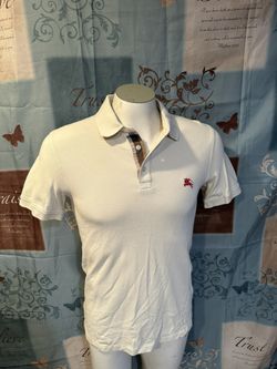 Burberry® men’s polo shirts and T-shirts from Burberry. The collection features graphically printed T-shirts, polo shirts 