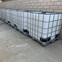 250 Gallon Water Tanks 