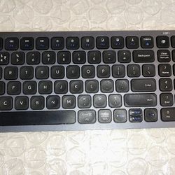 Portable Wireless Bluetooth keyboard - Like New