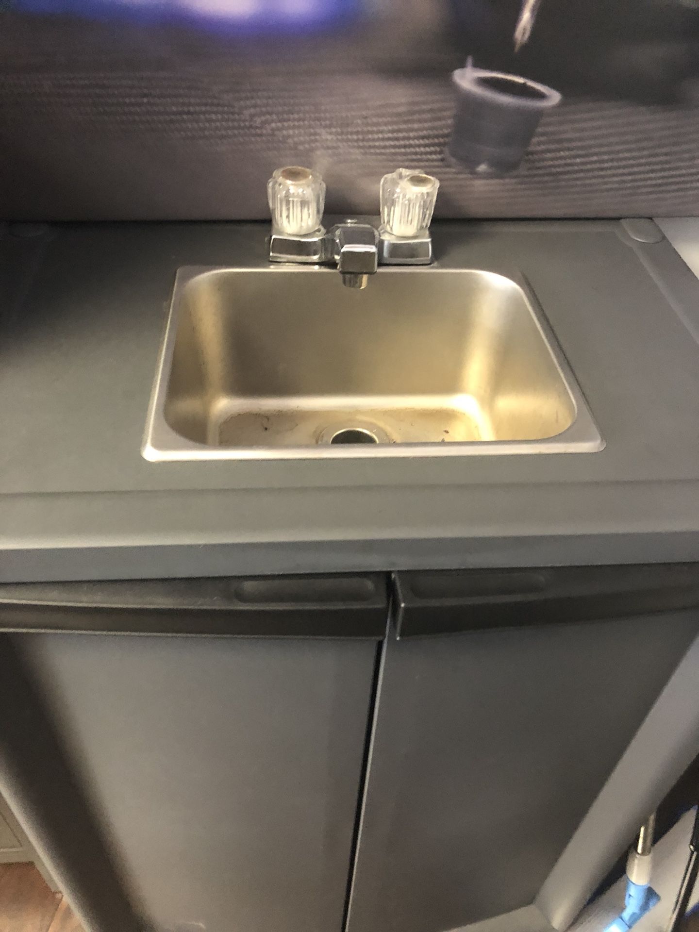 Portable sink
