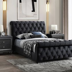 King Size Bed frame mattress included.  New in a box.        Cama King Size Colchon incluido Nueva en caja