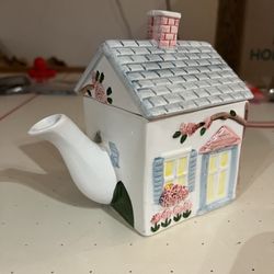 OMNIBUS Ceramic Tea Pot Cottage House with fitted lid
