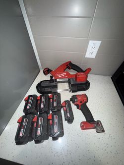 milwaukee tools and batteries