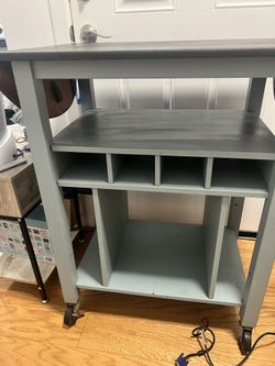 Cute bar Cart With Two Chairs