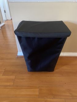 Black laundry basket/clothes hamper