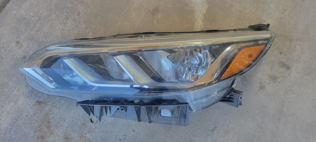 2021 Nissan Sentra Headlight
