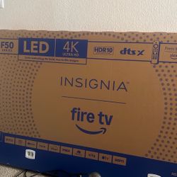 INSIGNIA TV 70 INCH 