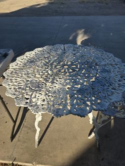 Vintage Cast Aluminum Patio Set – Table + 4 Chairs