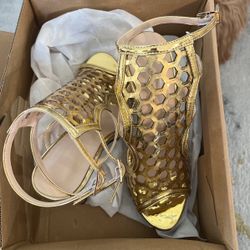 hold high heels