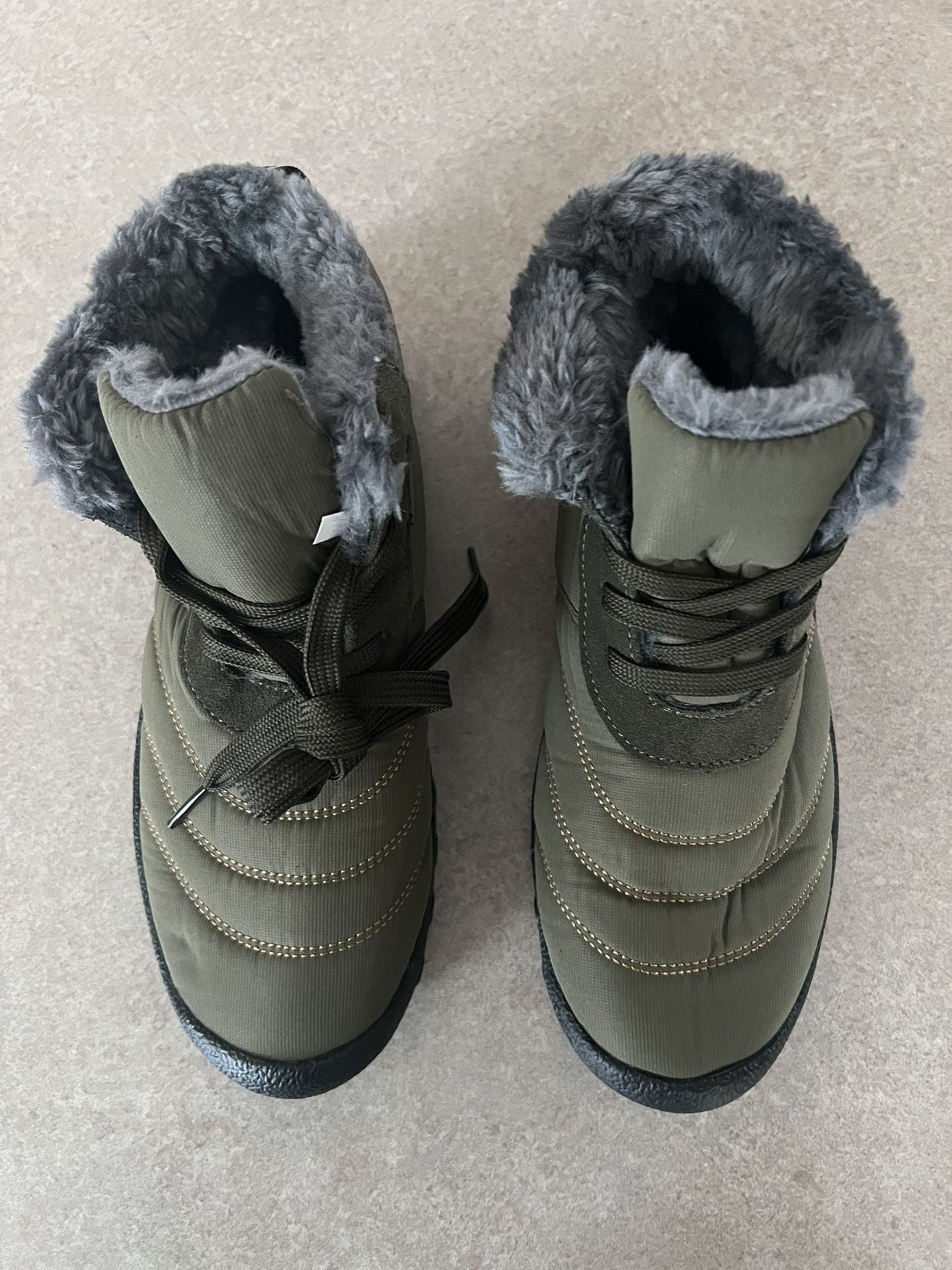 Fashion Unisex Boots NWT Sz 9