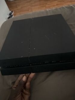 PS4 and MacBook Air used