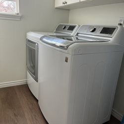 LG Washer and Dryer- Gas- Like New $700