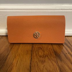 Beautiful Tory Burch Eye Glass Case