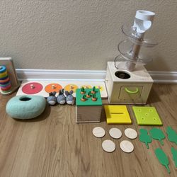 Lovevery The Babbler Play Kit