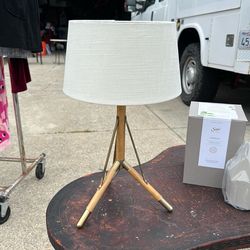 Desk lamp