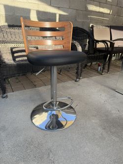 Swivel Stool