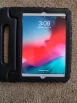 10.2 inch Ipad slightly used latest 32GB