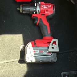Milwaukee Drill 