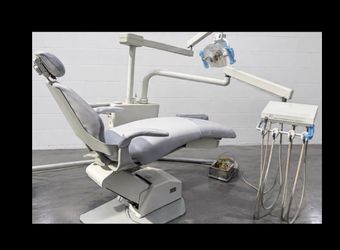 REFURBISHED DCI DENTAL CHAIR