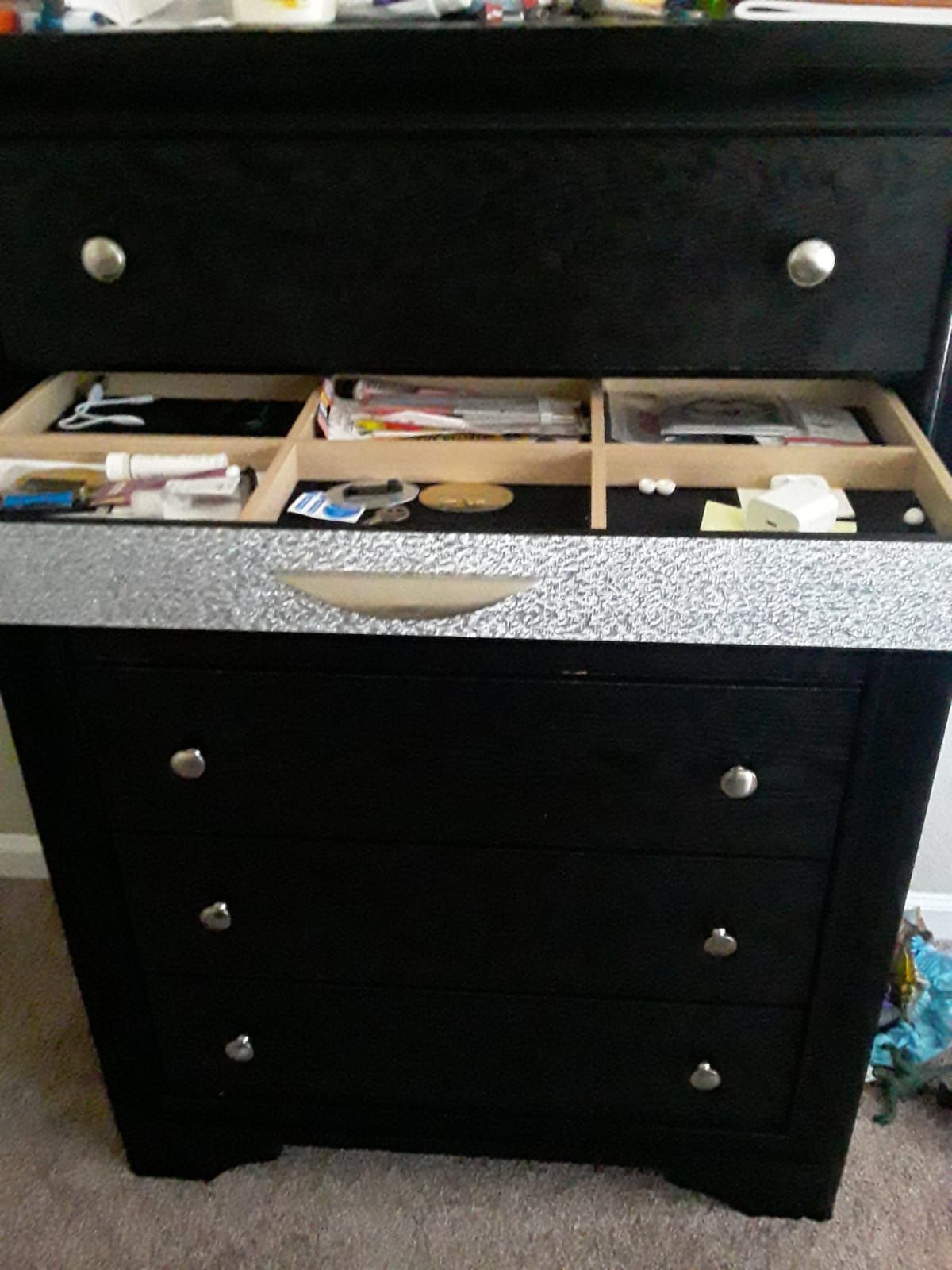 Sleek 5-Drawer Chest in Black and Grey with Bonus Pull-Out for Extra Storage!