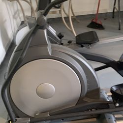 The spirit Esprit EL-455 elliptical  Pre-owned  Still in great condition  This machine was hardly ever used  Asking price is $800.00 or best offer tod