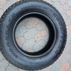 Goodyear Wrangler TrailRunner LT 275/65R20