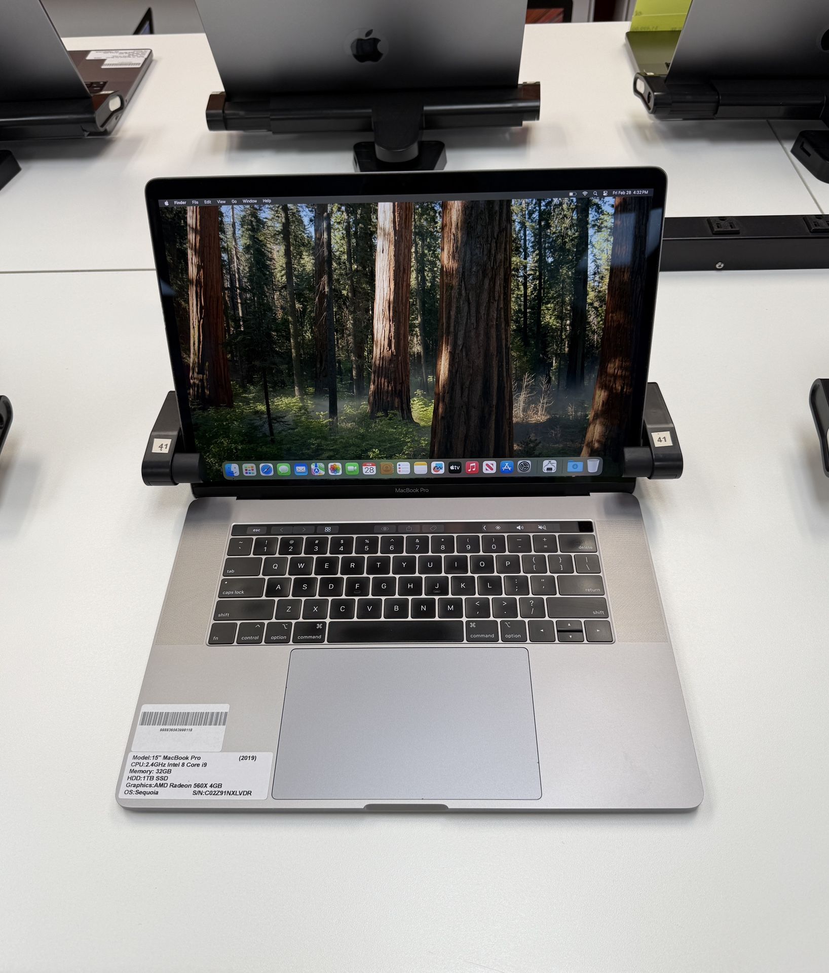 15 Inch MacBook Pro Touchbar 32GB RAM*1TB SSD*2.4Ghz Intel 8 Core