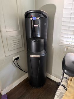 Crystal Mountain Bottom Load Water Cooler – Great Condition