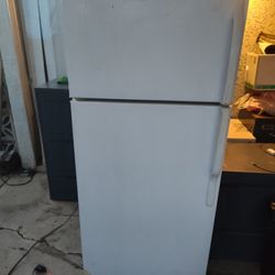 Refrigerator GE
