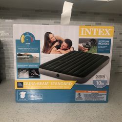 QUEEN SIZE AIR MATTRESS 