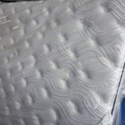 King Size BigFig Mattress - Like New
