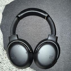 JBL Tour One- Used 