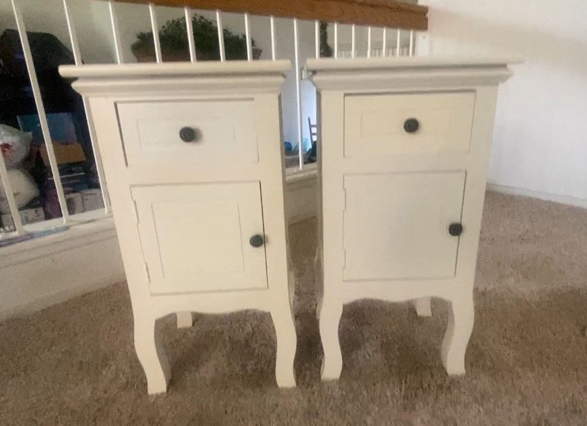 Tables - White shabby chic/country cottage end tables