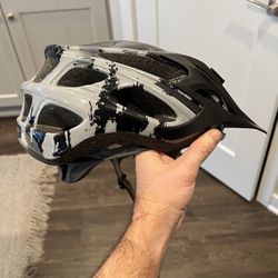 Specialized Medium Bike Helmet 