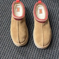 Ugg slippers Sz 10
