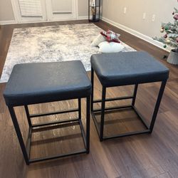 Set of 2 bar stools / counter chairs