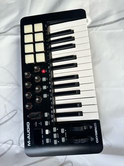 controlador MIDI M-Audio Oxygen 25