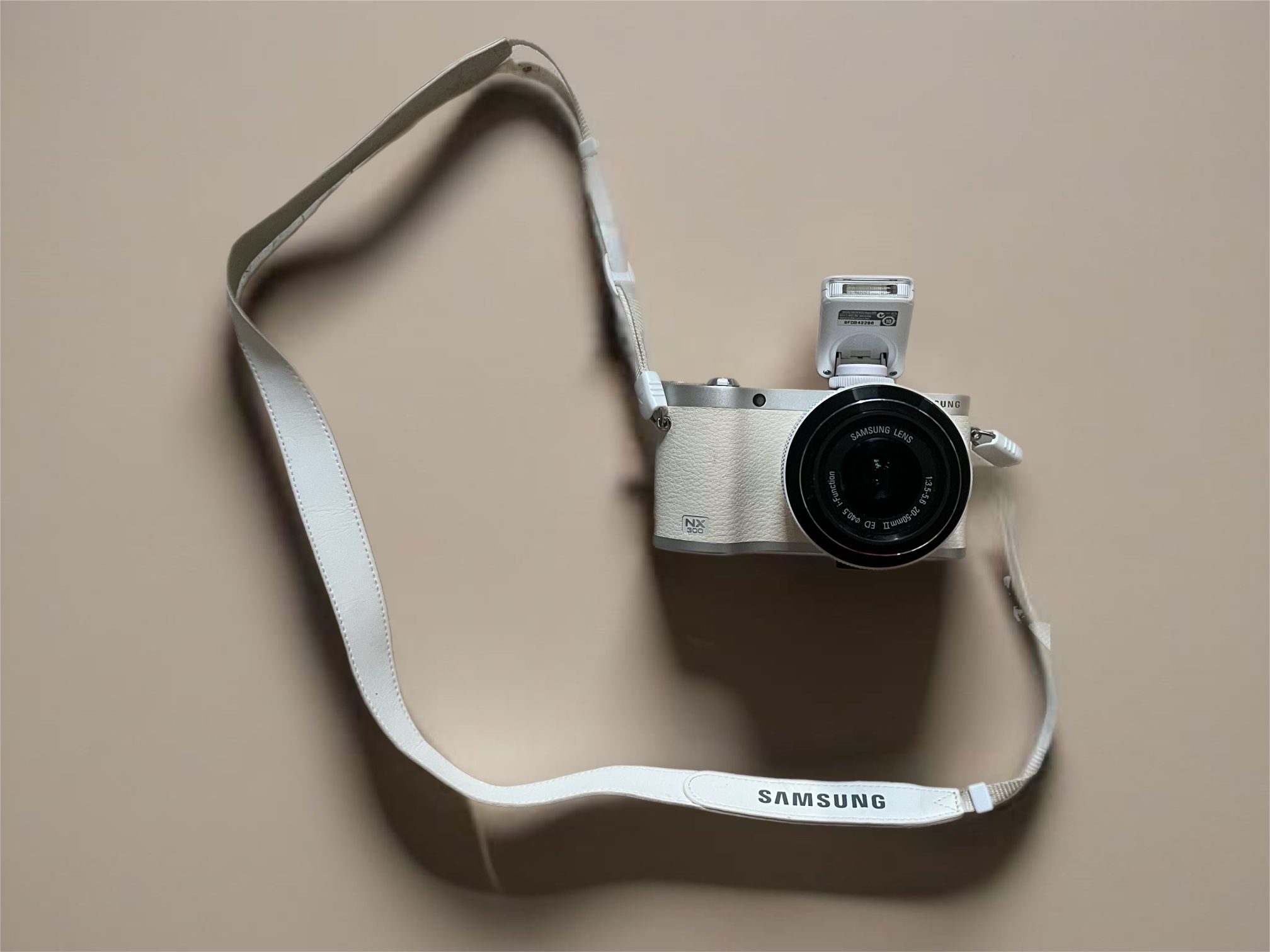 Samsung NX300 Mirrorleas Camera - Excellent Condition!
