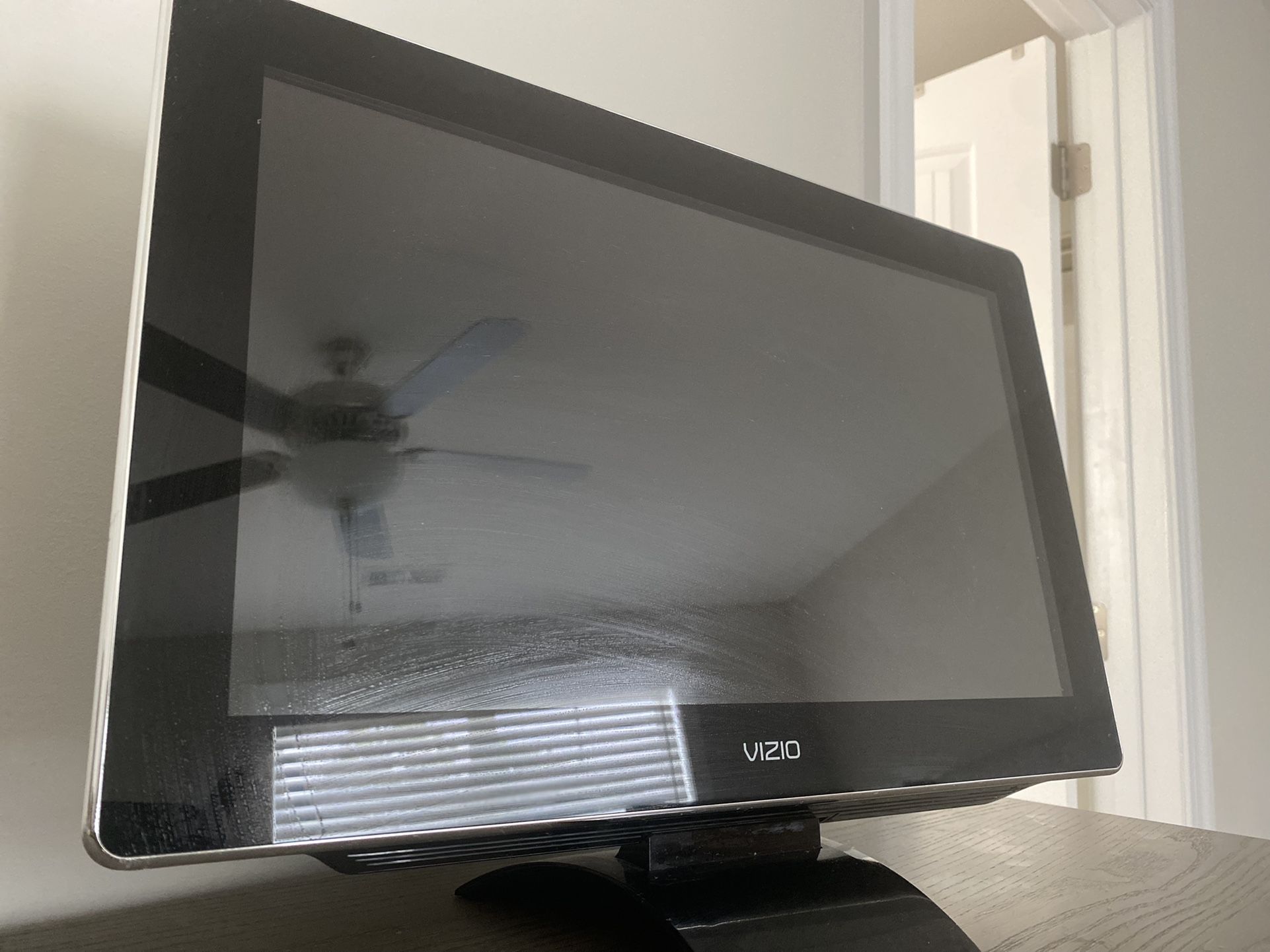 Vizio 19” LCD Razor LED HD Flat Screen TV
