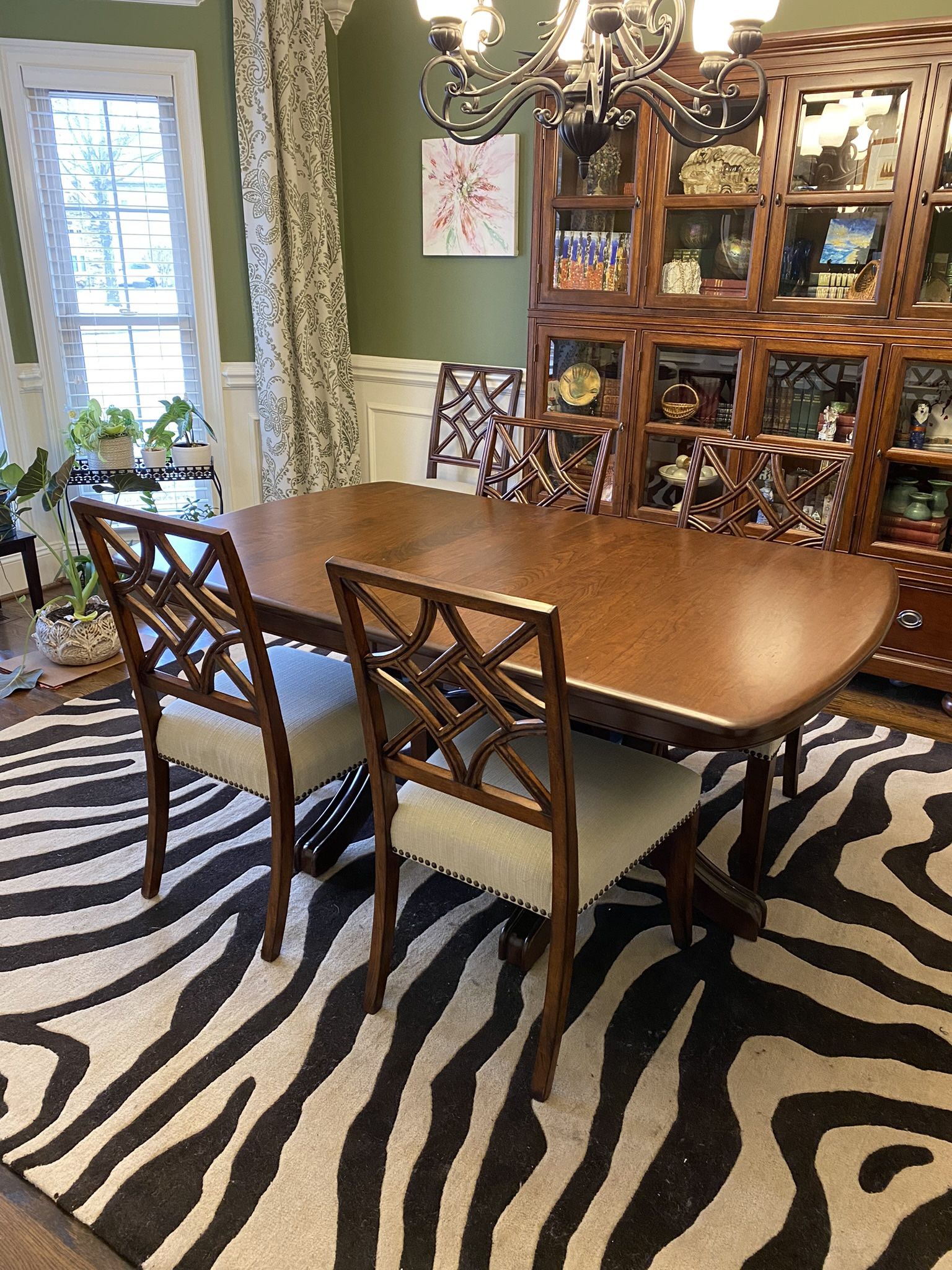 New Price — Immaculate Dining Table and Six Chairs for Sale in Madison