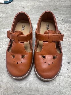 Girl shoes