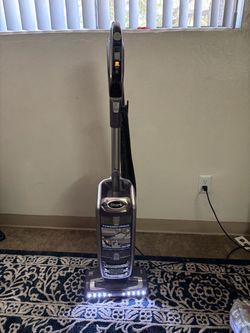 Shark Rotator Powered Lift-Away Vacuum