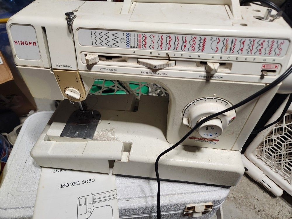 Singer Sewing Machine Model 5050